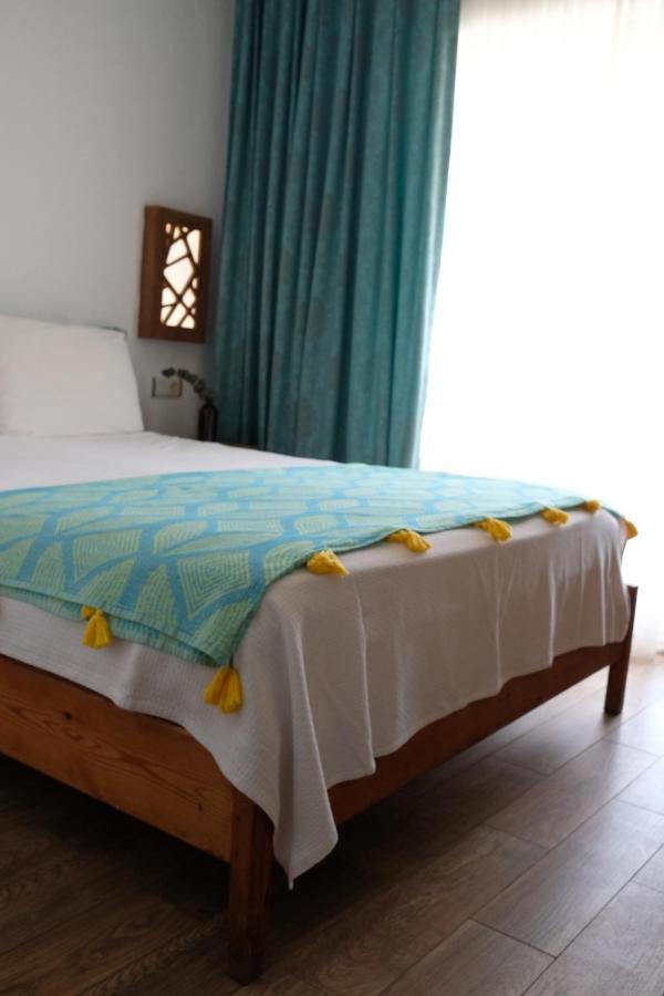 Ceneviz Hotel Адрасан Екстериор снимка