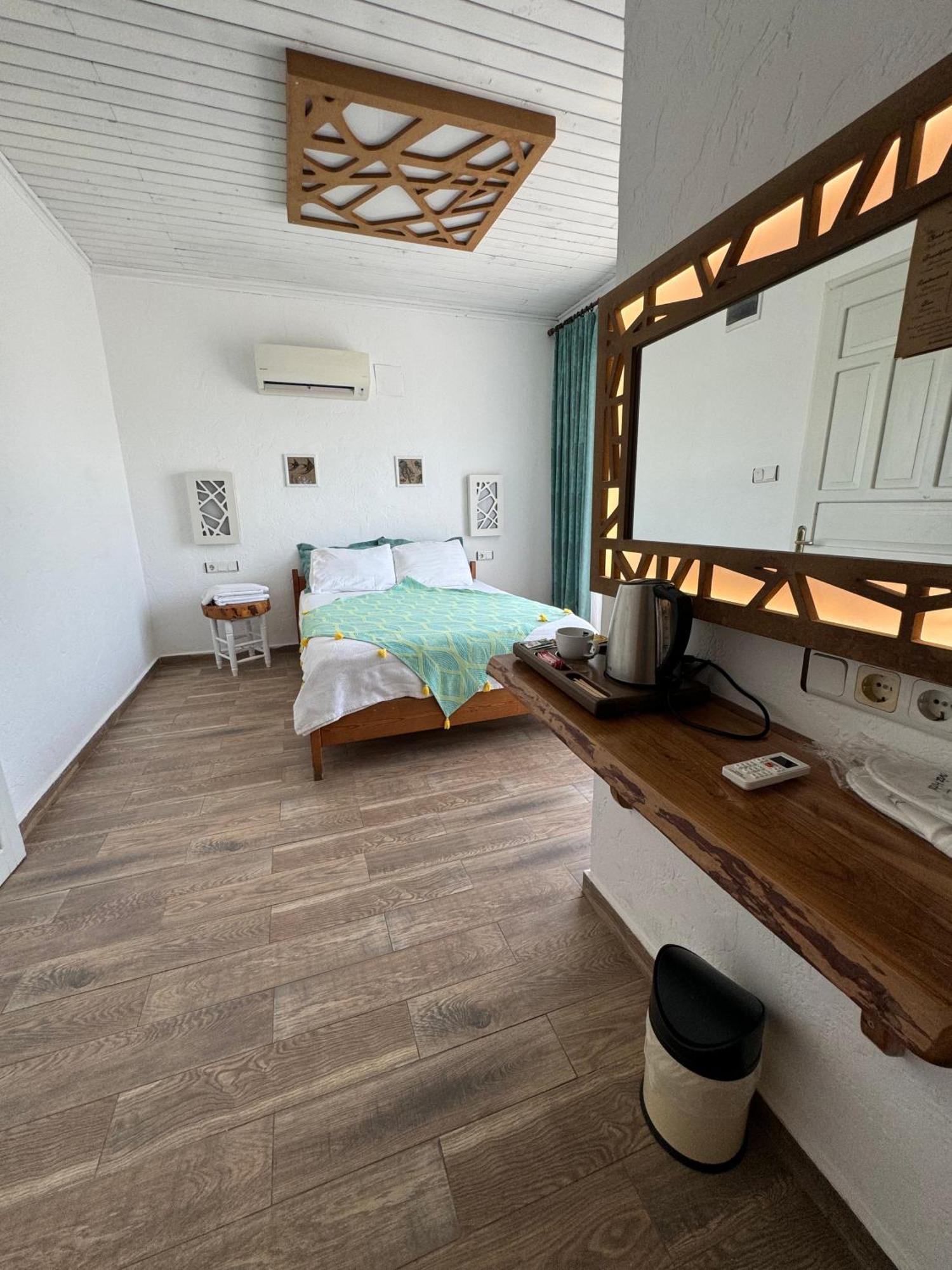 Ceneviz Hotel Адрасан Екстериор снимка